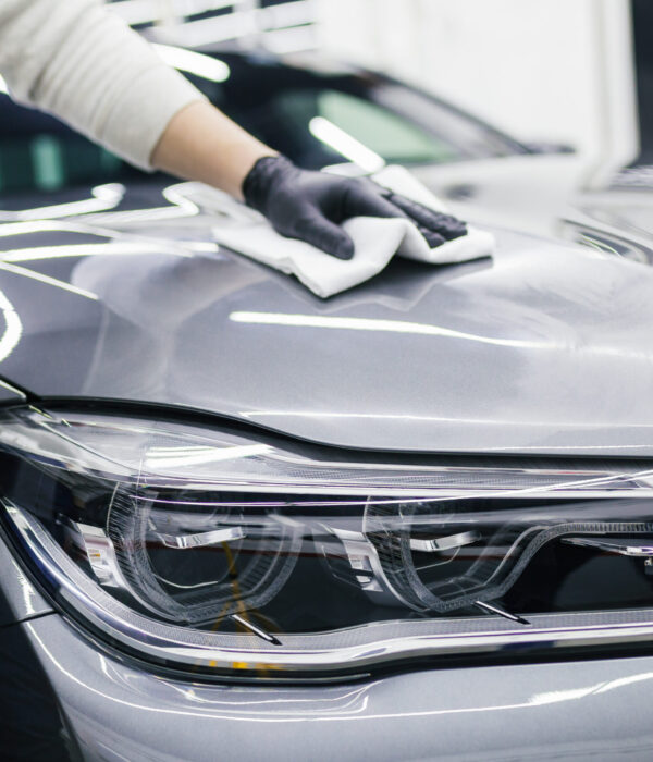 A,Man,Cleaning,Car,With,Microfiber,Cloth,,Car,Detailing,(or